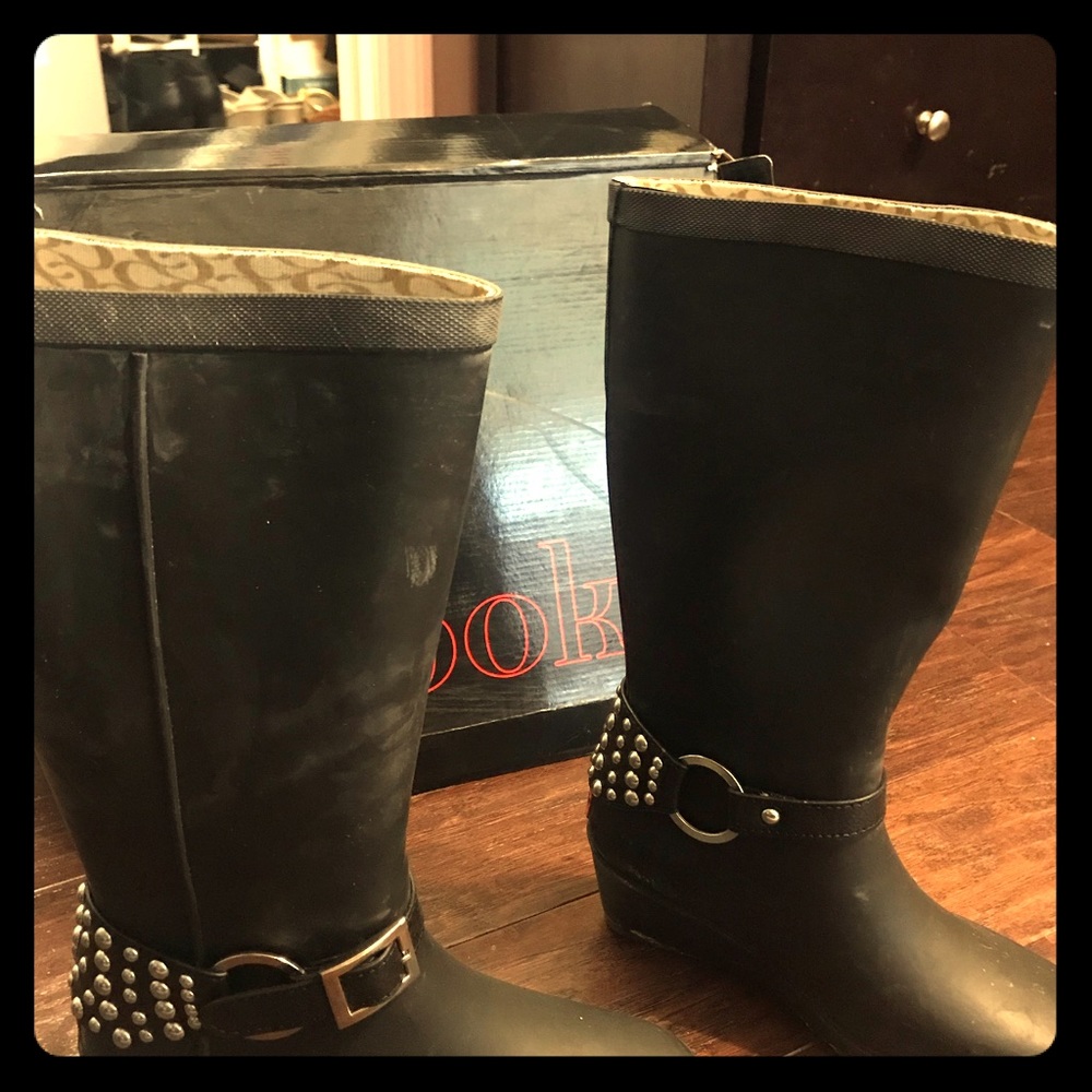 Rain boots